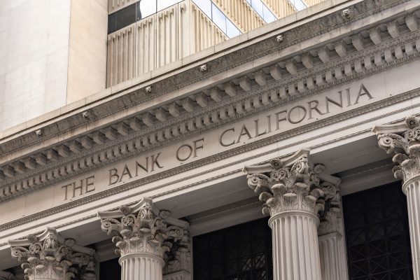 Jak działa bank i skąd bierze pieniądze?